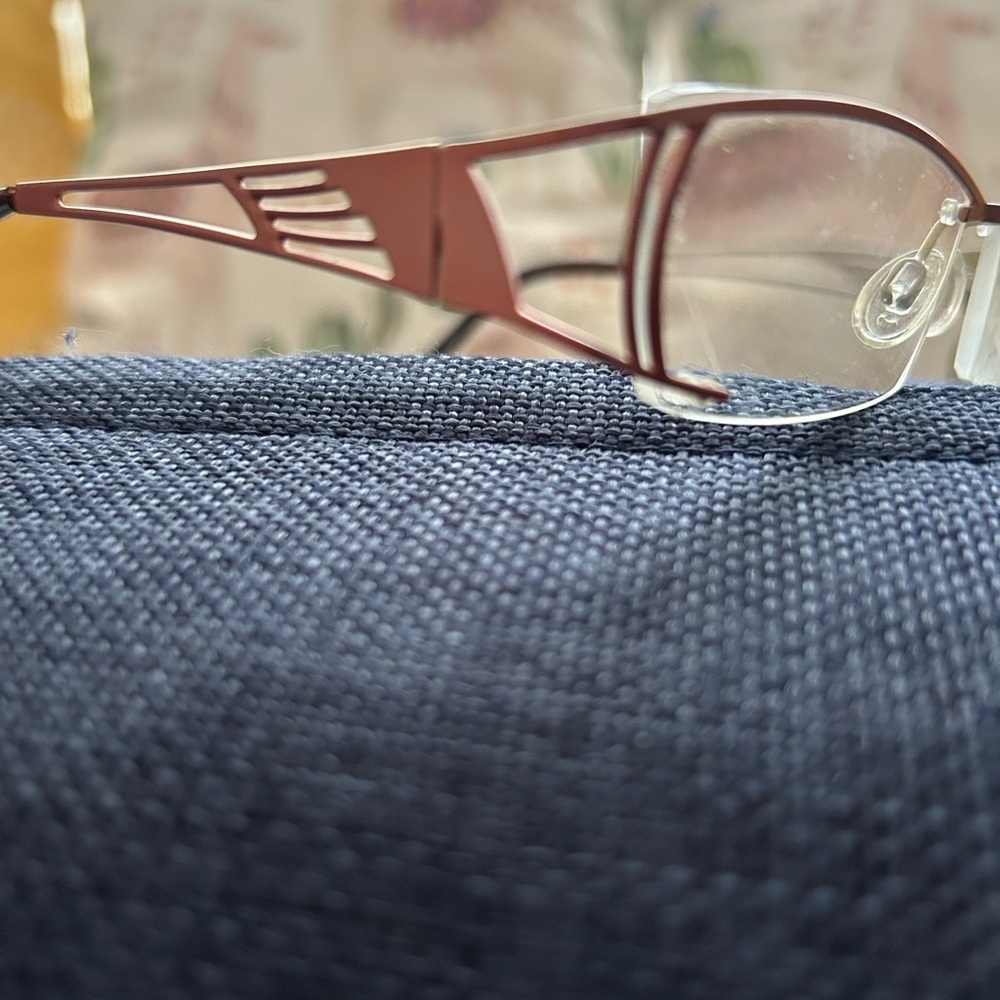 Unique Designer Women’s frames - Picture 5 of 8
